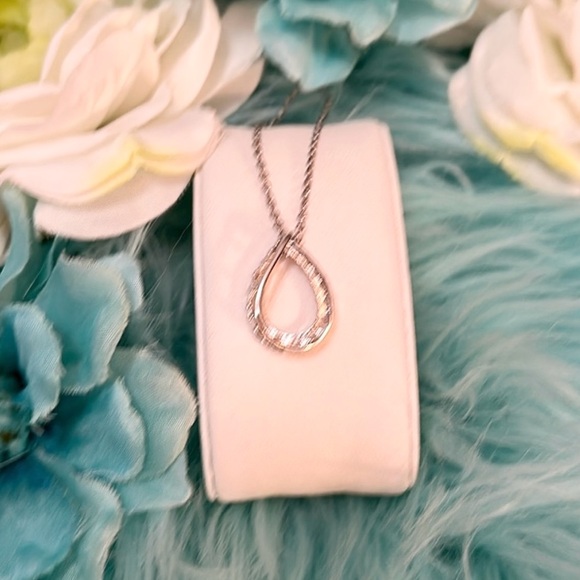 Tear Drop Outline Diamond Pendant Necklace NEW! - Picture 5 of 7